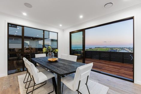 Photo of property in 52 Kumukumu Road, Long Bay, Auckland, 0630