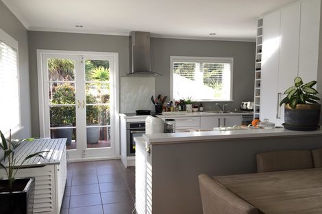 Photo of property in 25 Longburn Road, Henderson, Auckland, 0610