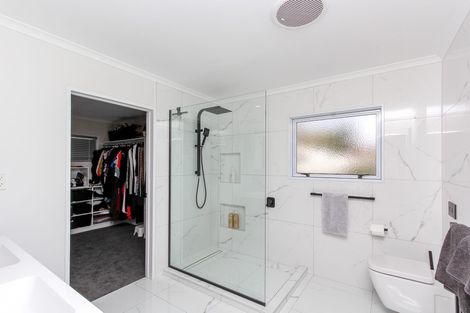 Photo of property in 76 Branch Road, Highlands Park, New Plymouth, 4312