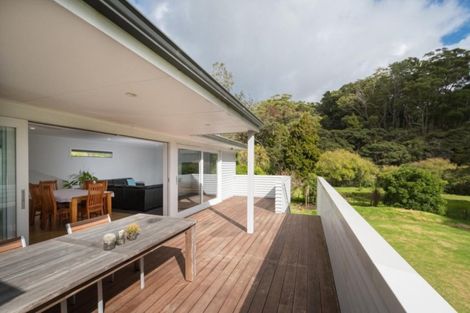 Photo of property in 142 Waitakere Road, Waitakere, Henderson, 0782