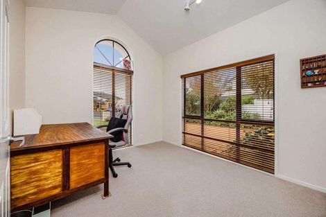 Photo of property in 22 Gillard Place, Eastern Beach, Auckland, 2012