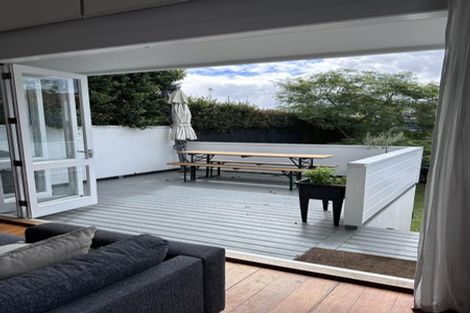 Photo of property in 8 Beach Road, Northcote Point, Auckland, 0627