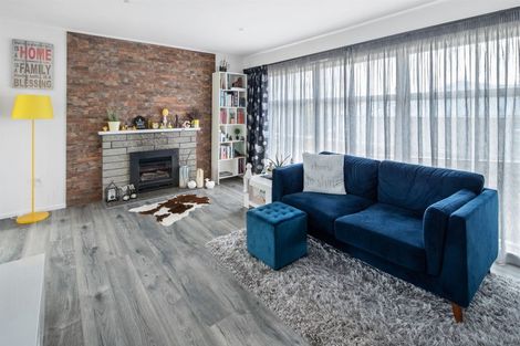 Photo of property in 12 Catherine Crescent, Paparangi, Wellington, 6037