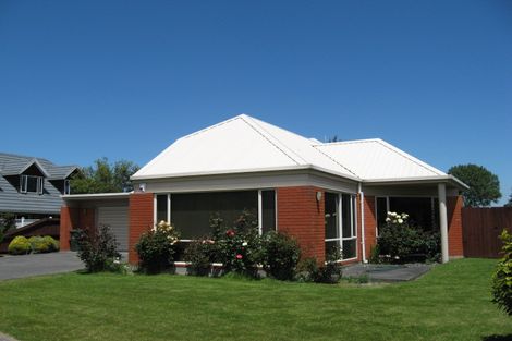 Photo of property in 18 Wardour Mews, Avonhead, Christchurch, 8042