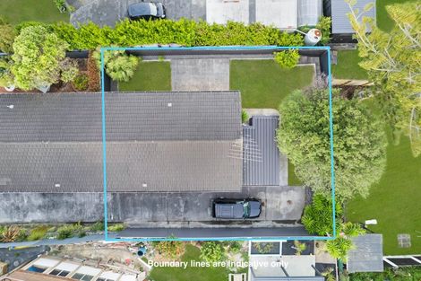 Photo of property in 2/44 Waimumu Road, Massey, Auckland, 0614