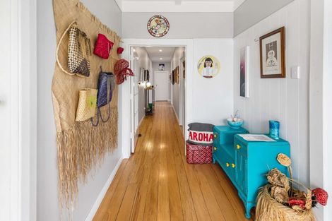 Photo of property in 35 Grey Street, College Estate, Whanganui, 4500