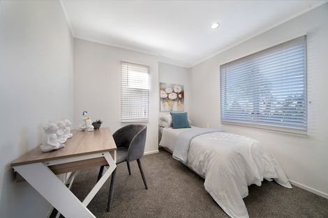 Photo of property in 8 Lockington Avenue, Henderson, Auckland, 0612