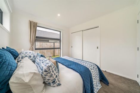 Photo of property in 8 Whitten Way, Wallaceville, Upper Hutt, 5018