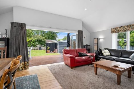 Photo of property in 15 Hamilton Road, Cambridge, 3434