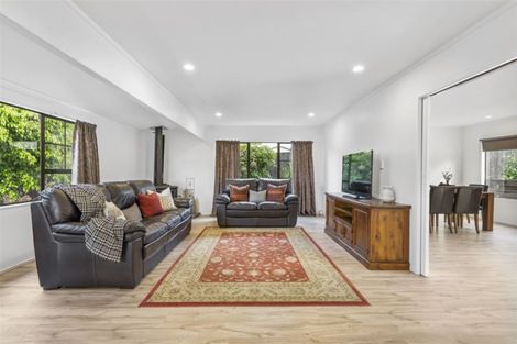 Photo of property in 8 Curacao Place, Half Moon Bay, Auckland, 2012