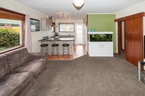 Photo of property in 2/2 Ellice Road, Totara Vale, Auckland, 0629