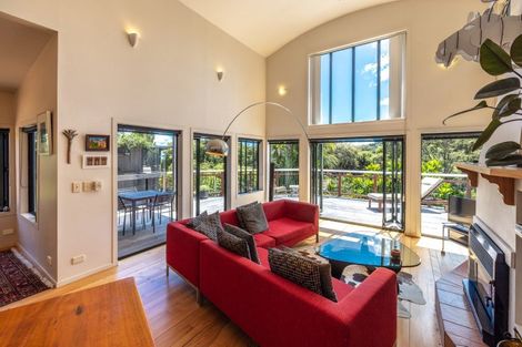 Photo of property in 19 Bella Vista Road, Omiha, Waiheke Island, 1081