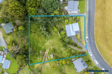 Photo of property in 86 Howard Road, Orere Point, Papakura, 2585