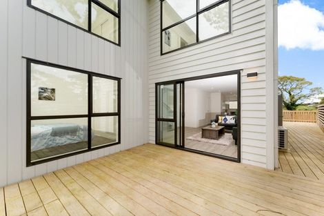 Photo of property in 89a Oreil Avenue, West Harbour, Auckland, 0618