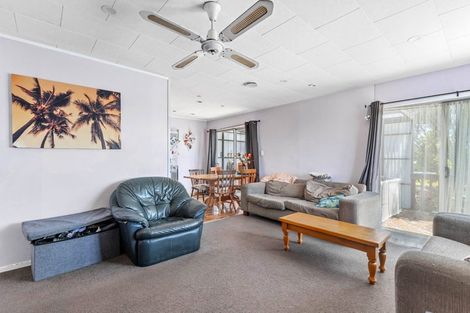 Photo of property in 60 Forest Hill Road, Henderson, Auckland, 0612