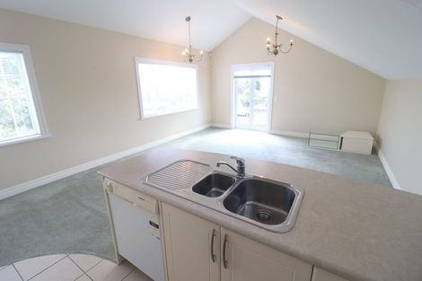 Photo of property in 104 Kitchener Road, Milford, Auckland, 0620