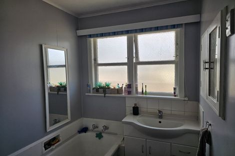 Photo of property in 2 Wavell Crescent, Lansdowne, Masterton, 5810