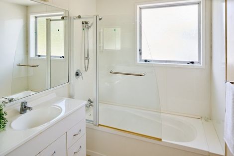 Photo of property in 52 Spinnaker Drive, Whitby, Porirua, 5024