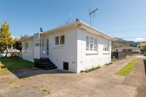 Photo of property in 8 Fairview Road, Western Heights, Rotorua, 3015