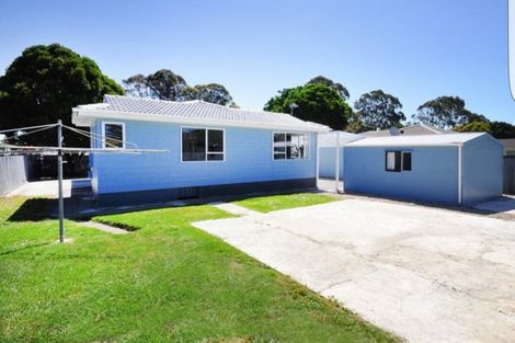 Photo of property in 404 Roscommon Road, Clendon Park, Auckland, 2103