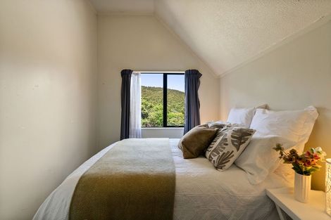 Photo of property in 14b Landsdowne Terrace, Karori, Wellington, 6012