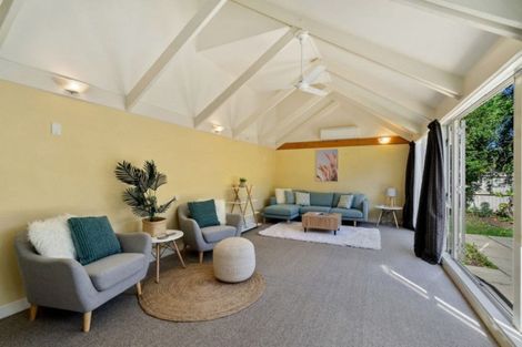 Photo of property in 2/8 Guinness Crescent, Ilam, Christchurch, 8041