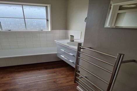 Photo of property in 28 Gladstone Road, Woodend, 7610