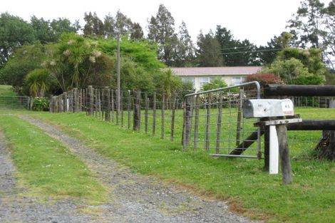 Photo of property in 875 Old North Road, Waimauku, 0882