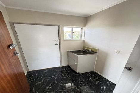Photo of property in 1/130 Te Atatu Road, Te Atatu South, Auckland, 0610