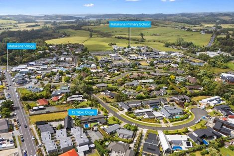 Photo of property in 12 Titoki Close, Matakana, 0985