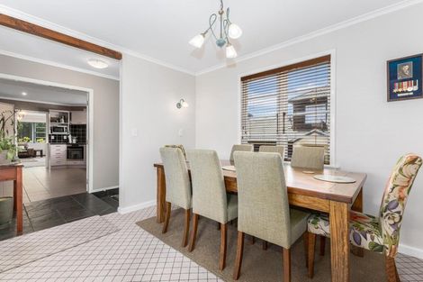 Photo of property in 3 Romney Square, Tawa, Wellington, 5028