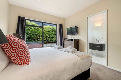 Photo of property in 8a Hallenstein Street, Queenstown, 9300