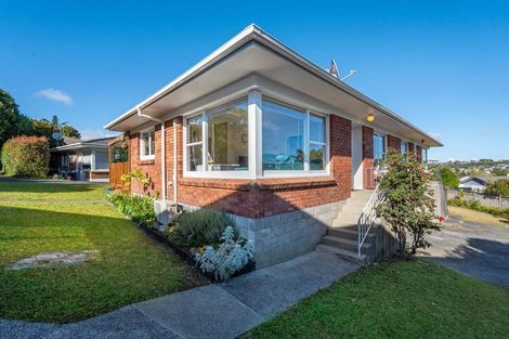 Photo of property in 28a Sunnynook Road, Sunnynook, Auckland, 0620