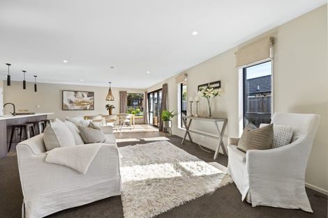 Photo of property in 6 Deans Place, Amberley, 7410