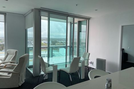 Photo of property in Sentinel Apartments, 905/3 Northcroft Street, Takapuna, Auckland, 0622