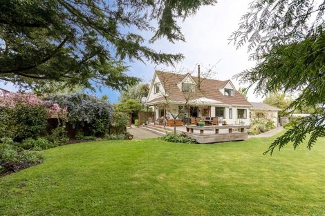 Photo of property in 19 Mckenzie Place, Waikuku Beach, 7402