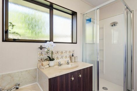Photo of property in 4 Mosman Place, Chatswood, Auckland, 0626
