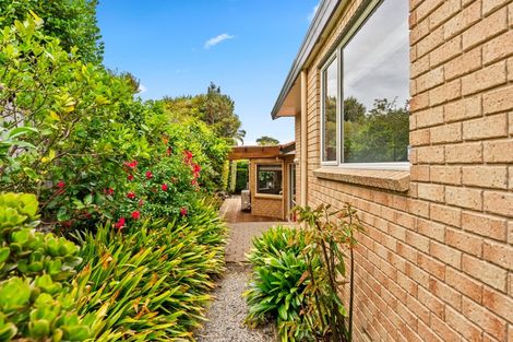 Photo of property in 12 Stonedge Lane, Rosedale, Auckland, 0632