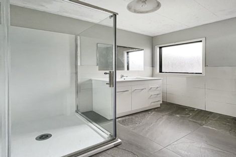 Photo of property in 8 Kopu Place, Clendon Park, Auckland, 2103