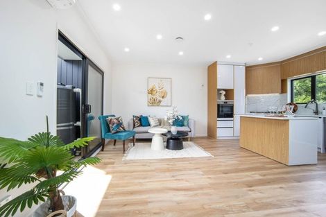 Photo of property in 70c Golf Road, New Lynn, Auckland, 0600