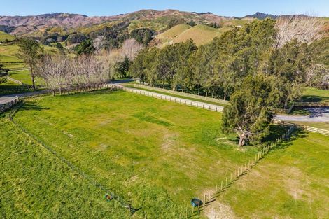 Photo of property in 405a Paekakariki Hill Road, Paekakariki Hill, Porirua, 5381