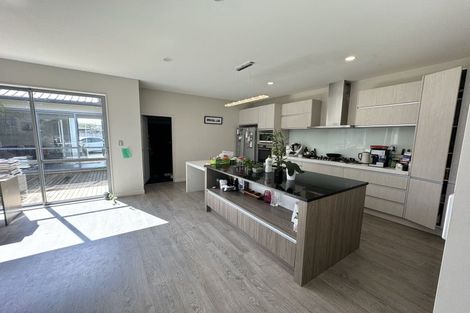 Photo of property in 10 Remana Crescent, Huapai, Kumeu, 0810