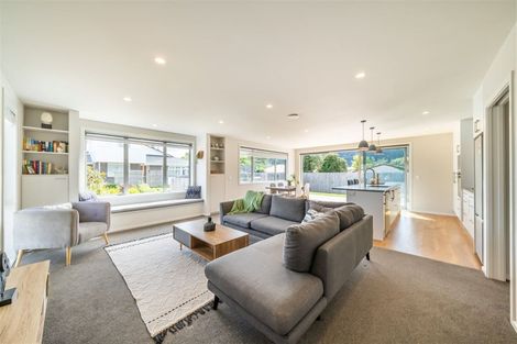 Photo of property in 14 Poulson Grove, Trentham, Upper Hutt, 5018