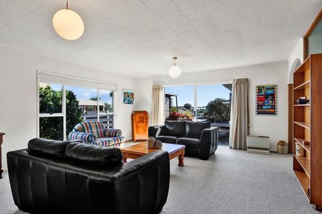 Photo of property in 30 Truby King Street, Merrilands, New Plymouth, 4312