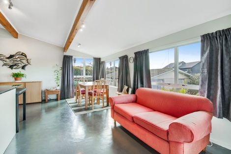 Photo of property in 11 Fairway Avenue, Red Beach, 0932