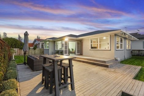 Photo of property in 18 Braid Road, St Andrews, Hamilton, 3200