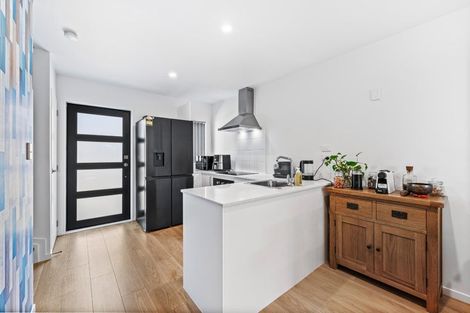 Photo of property in 4/6 South Pacific Place, Henderson, Auckland, 0612