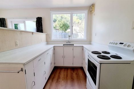 Photo of property in 94a Waikawa Road, Picton, 7220