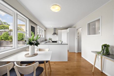 Photo of property in 18 Spenmoor Street, Newlands, Wellington, 6037