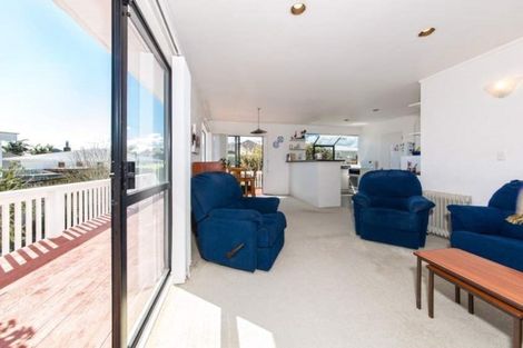 Photo of property in 1/22 Strid Road, Te Atatu South, Auckland, 0610